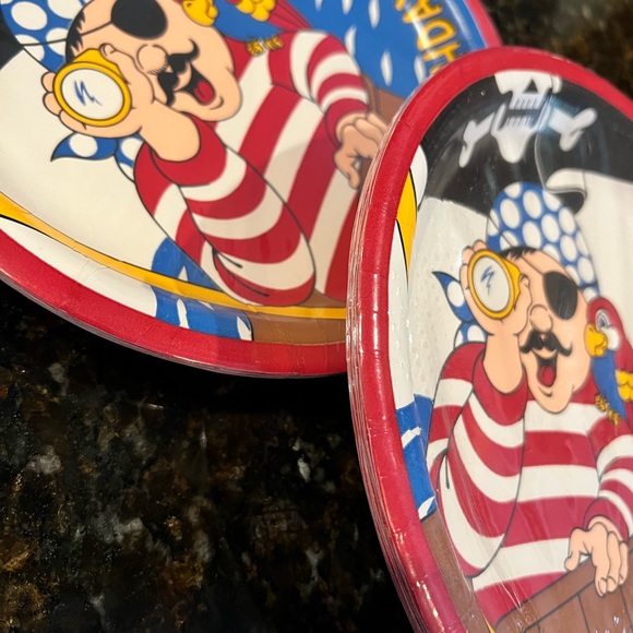 NWT Vintage Pirate "Birthday Buccaneer" Party Plates 2-Pack - Picture 2 of 4